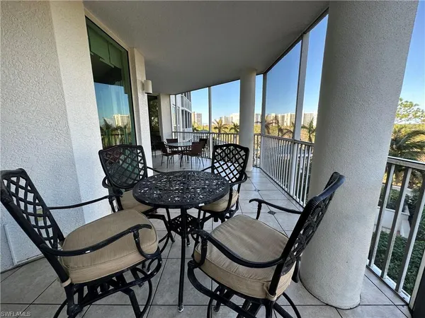 $13,000 | 325 Dunes Boulevard, Unit 306, Naples, FL 34110