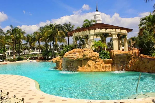 $13,000 | 325 Dunes Boulevard, Unit 306, Naples, FL 34110