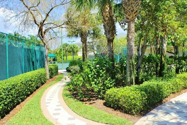 $13,000 | 325 Dunes Boulevard, Unit 306, Naples, FL 34110