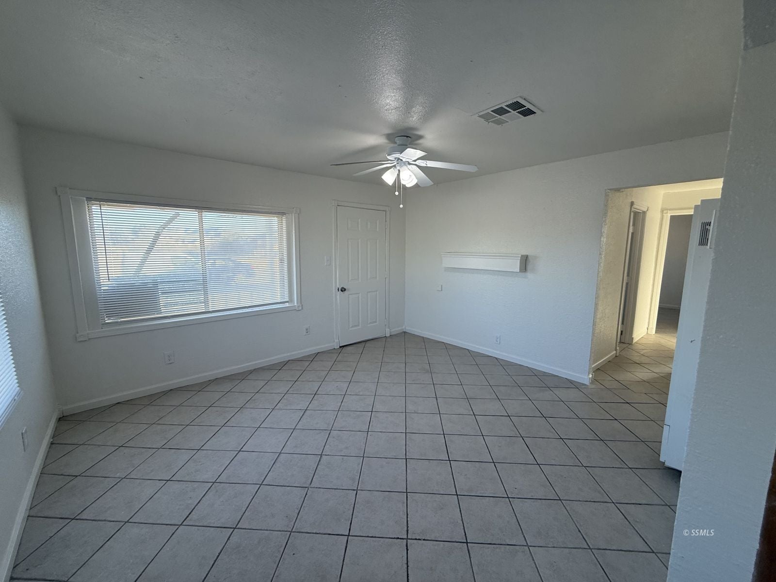 1032 West Coronado Avenue Ridgecrest, CA 93555 - Photo 3 of 24 Gallery Image 3