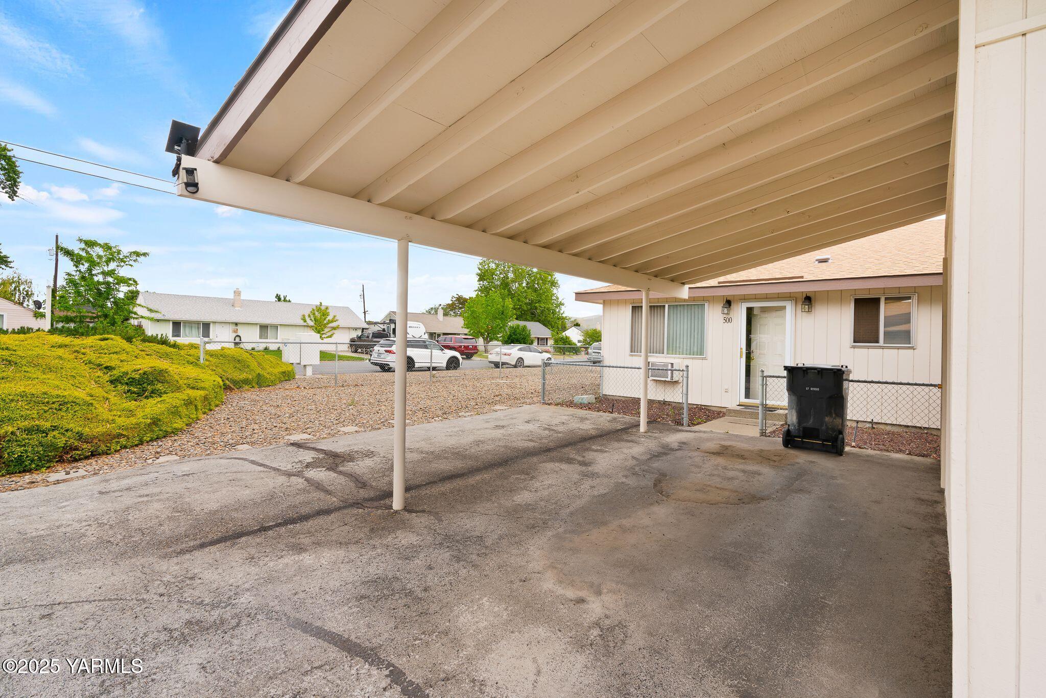 500 Richards Road Union Gap, WA 98903 - Photo 2 of 12 Carport
