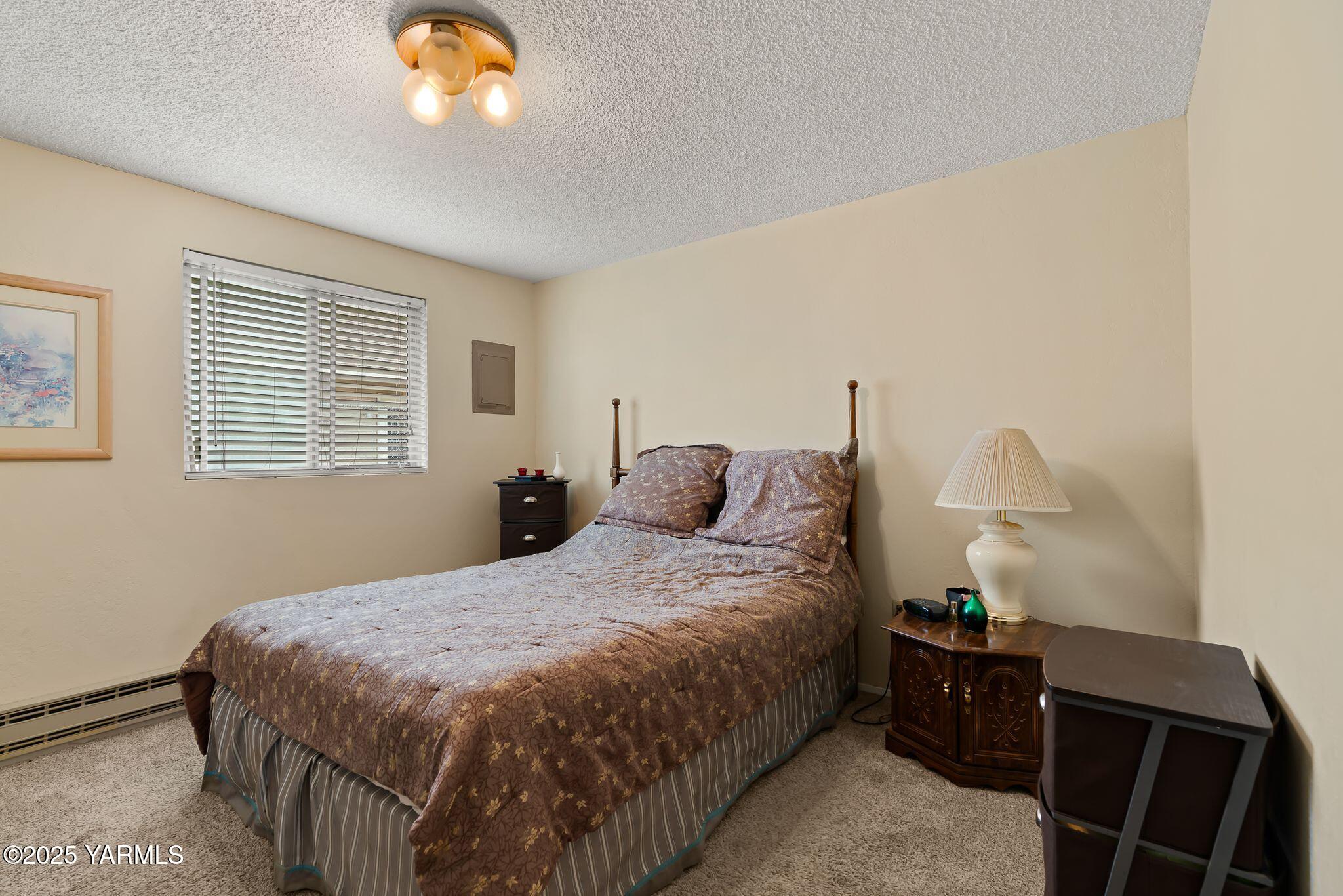 500 Richards Road Union Gap, WA 98903 - Photo 9 of 12 Primary Bedroom