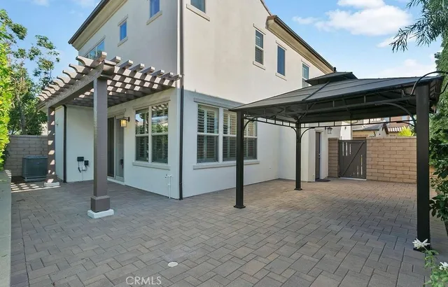 a view of a house with porch
