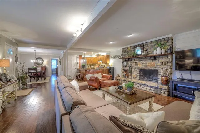 $700,000 | 7540 West 197th Street, Stilwell, KS 66085