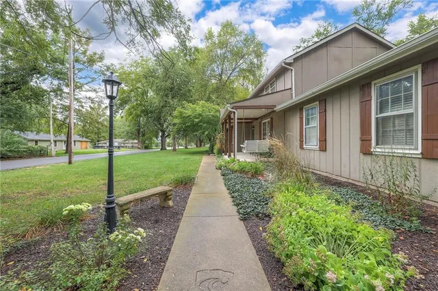 $700,000 | 7540 West 197th Street, Stilwell, KS 66085