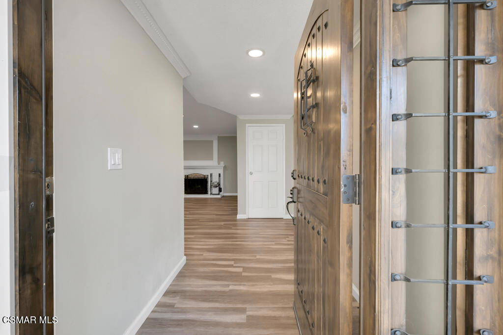 896 Moffatt Circle Simi Valley, CA 93065 - Photo 4 of 50