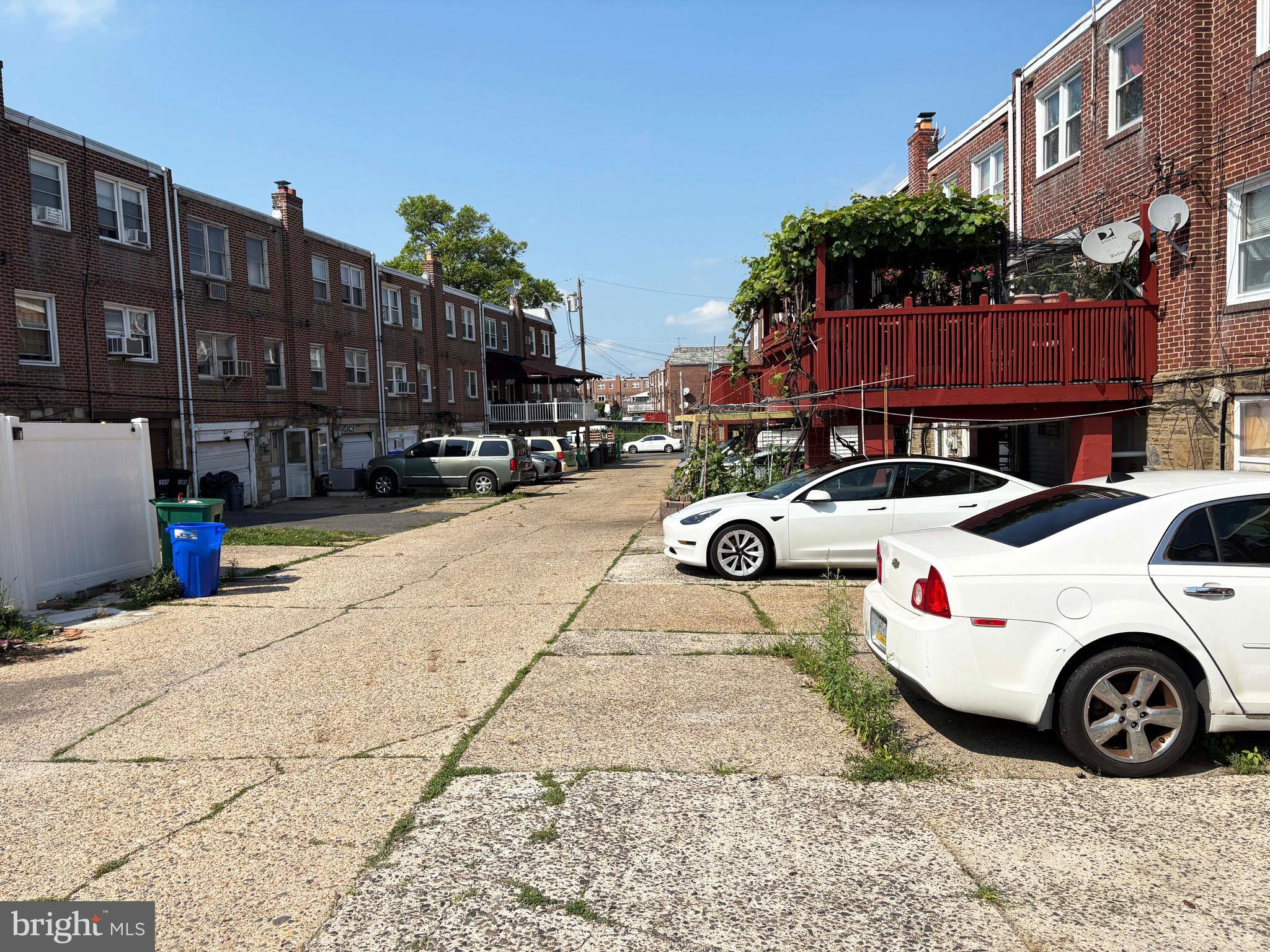 6230 Summerdale Avenue Philadelphia, PA 19111 - Photo 21 of 23 Driveway