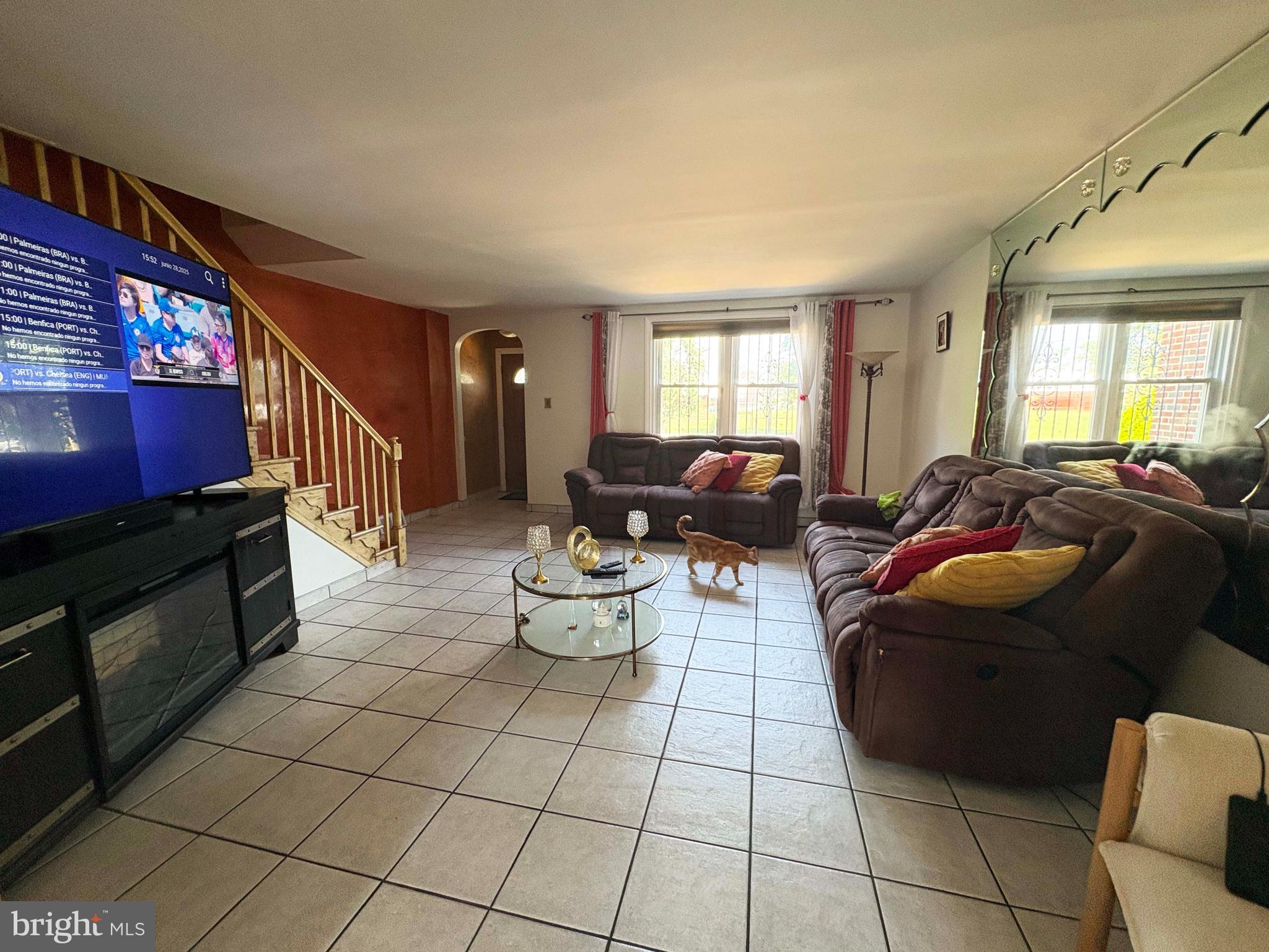 6230 Summerdale Avenue Philadelphia, PA 19111 - Photo 5 of 23 Living Room