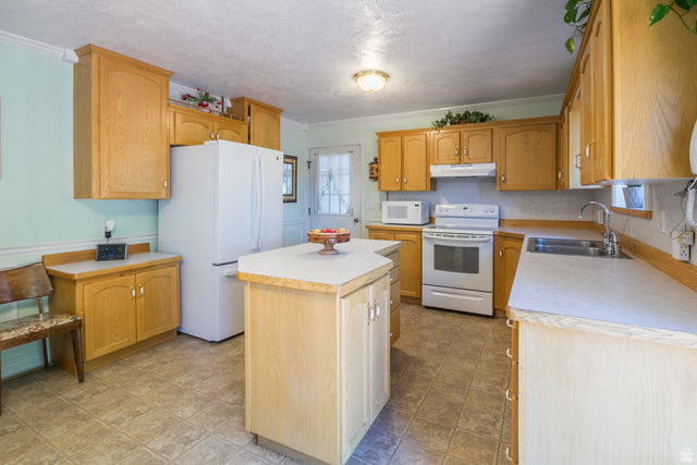 2344 East 3500th Street South Vernal, UT 84078 - Photo 8 of 53