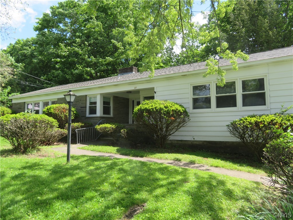 22 Forest Road New Hartford, NY 13501 - Photo 2 of 16