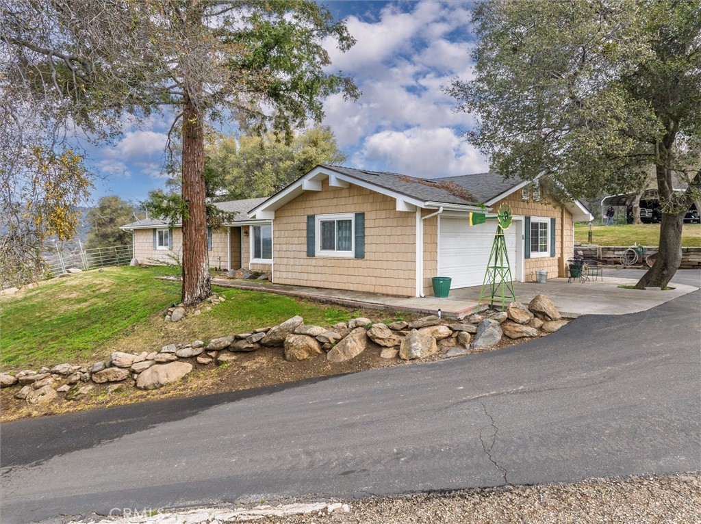 36515 Wells Road Coarsegold, CA 93614 - Photo 19 of 52