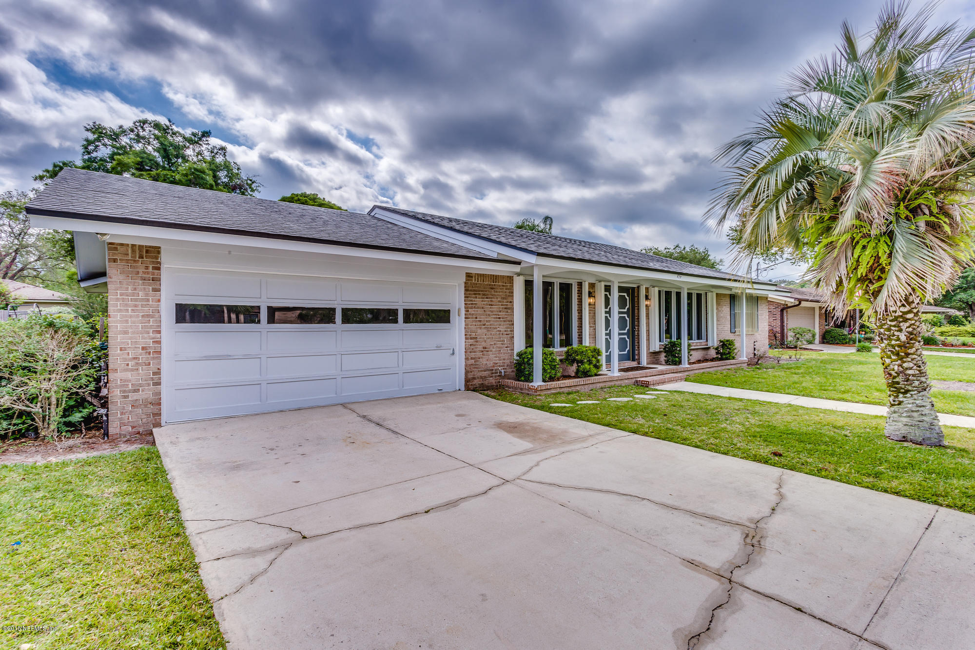 839 Mandalay Road Jacksonville, FL 32216 - Photo 2 of 31 Front