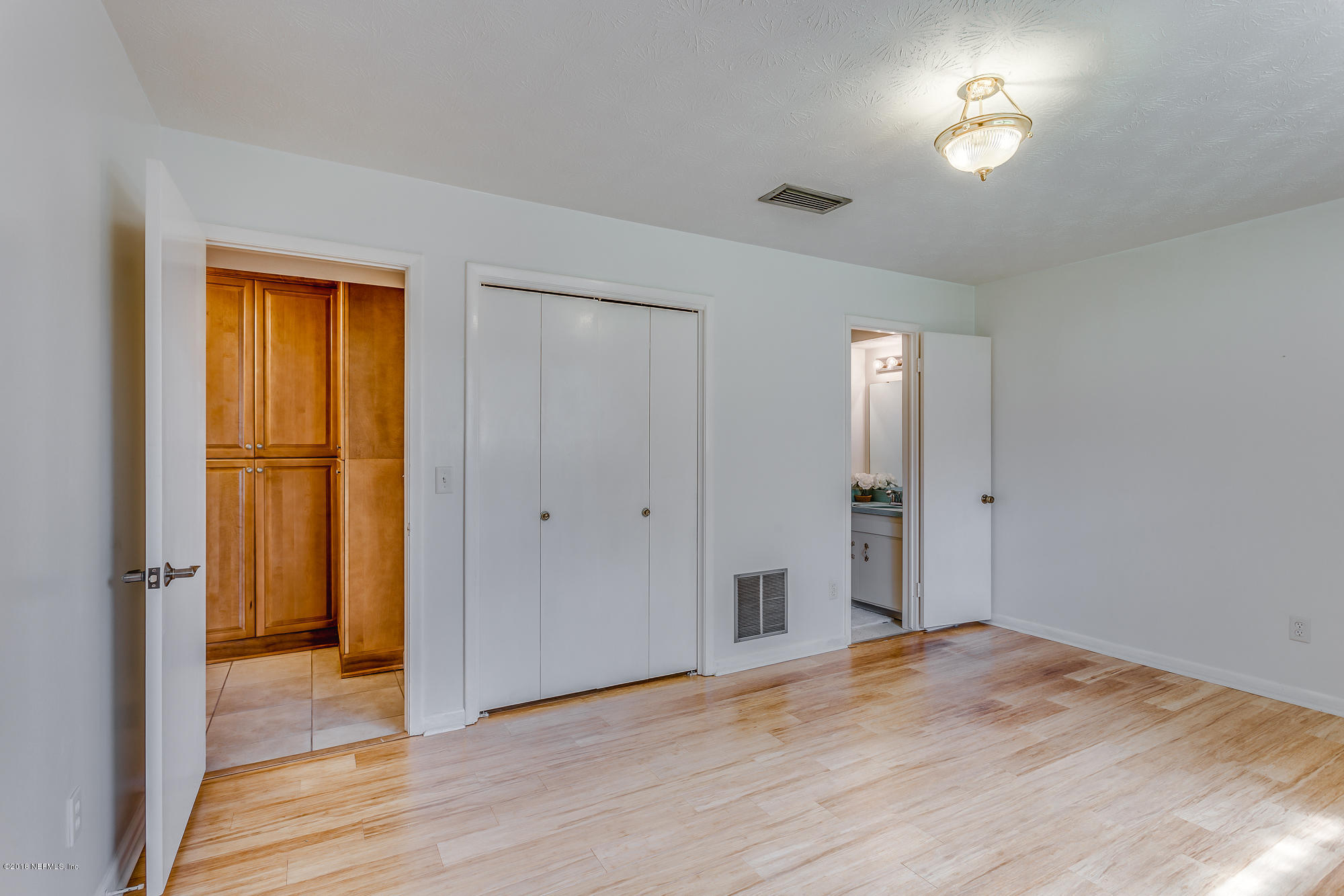 839 Mandalay Road Jacksonville, FL 32216 - Photo 23 of 31 Guest Room