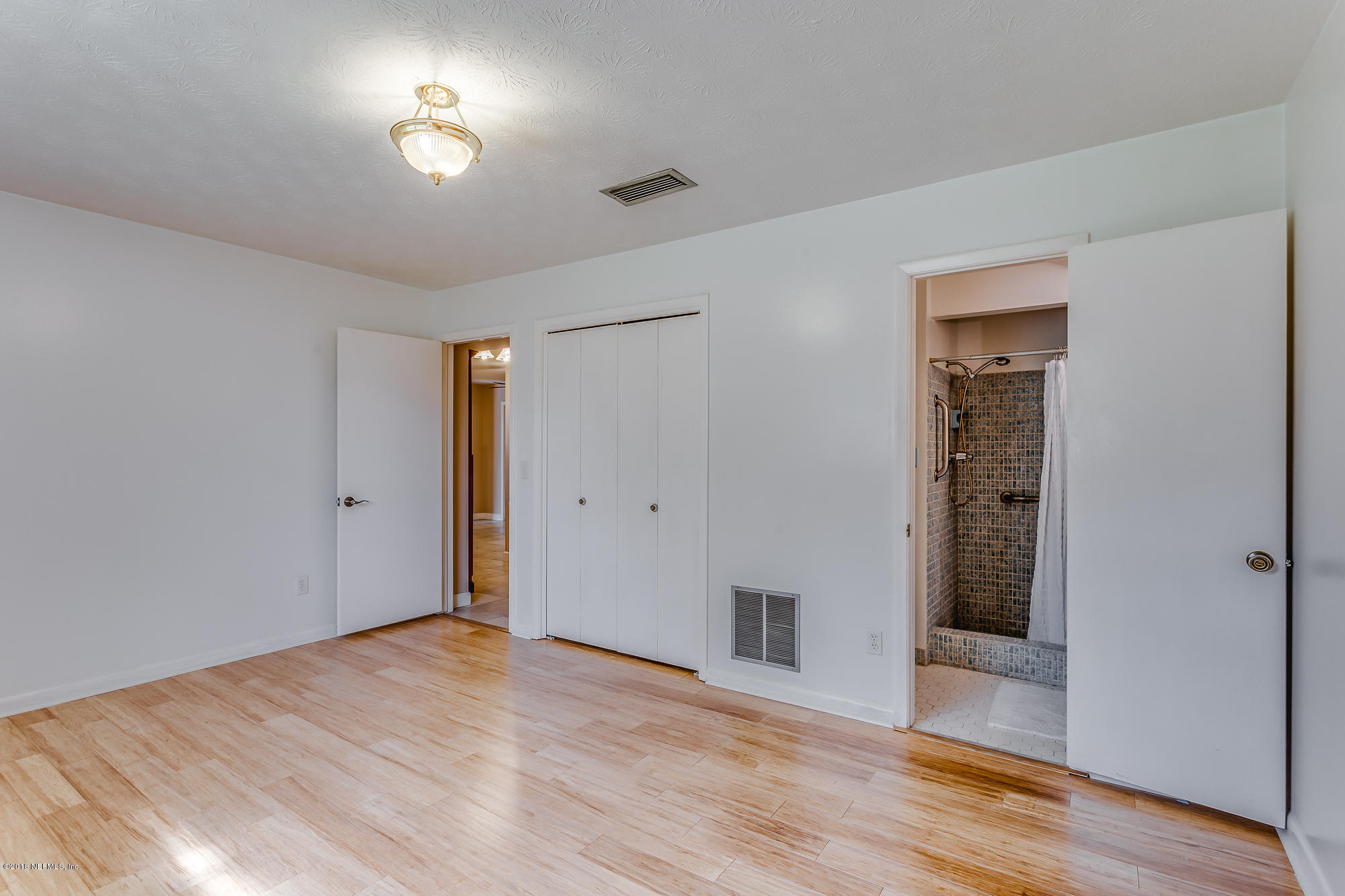 839 Mandalay Road Jacksonville, FL 32216 - Photo 24 of 31 Guest Room