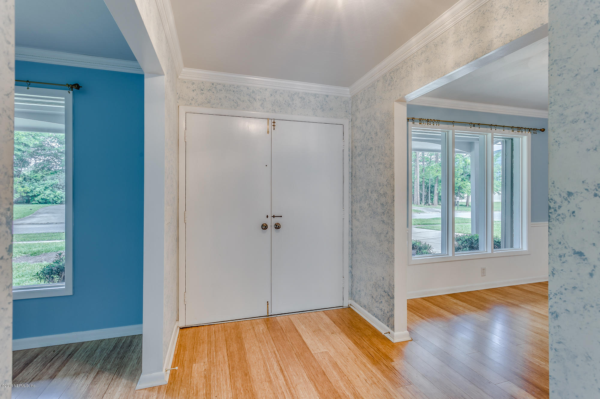 839 Mandalay Road Jacksonville, FL 32216 - Photo 3 of 31 Foyer