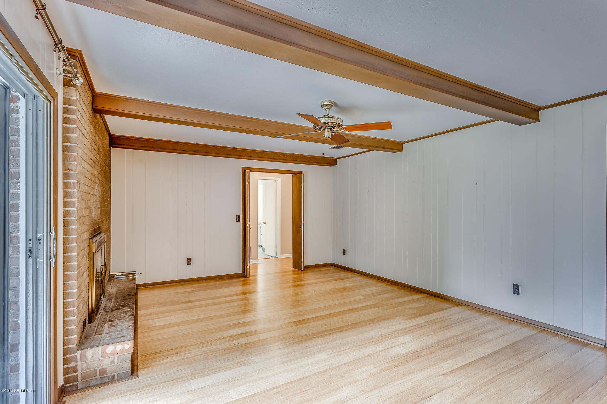 839 Mandalay Road Jacksonville, FL 32216 - Photo 5 of 31 Living Room