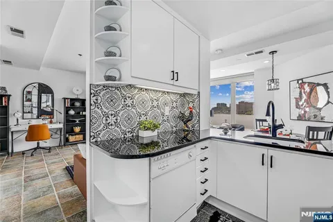 $725,000 | 600 Harbor Boulevard, Unit 926, Weehawken, NJ 07086