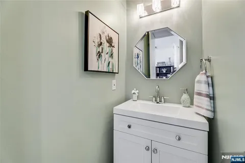 $725,000 | 600 Harbor Boulevard, Unit 926, Weehawken, NJ 07086