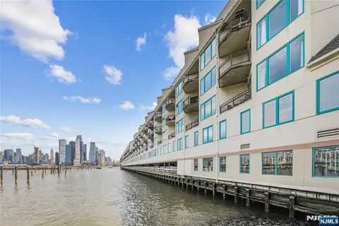 $725,000 | 600 Harbor Boulevard, Unit 926, Weehawken, NJ 07086