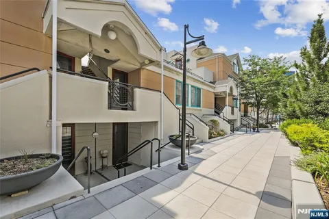 $725,000 | 600 Harbor Boulevard, Unit 926, Weehawken, NJ 07086