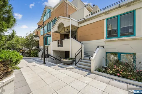 $725,000 | 600 Harbor Boulevard, Unit 926, Weehawken, NJ 07086