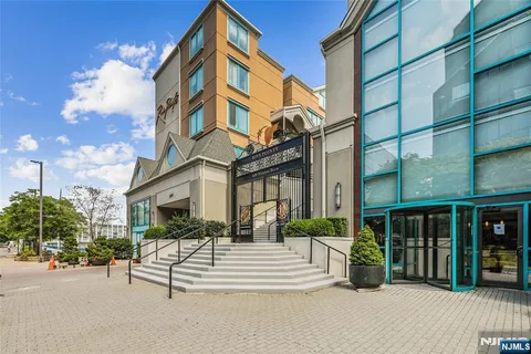 $725,000 | 600 Harbor Boulevard, Unit 926, Weehawken, NJ 07086
