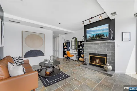 $725,000 | 600 Harbor Boulevard, Unit 926, Weehawken, NJ 07086