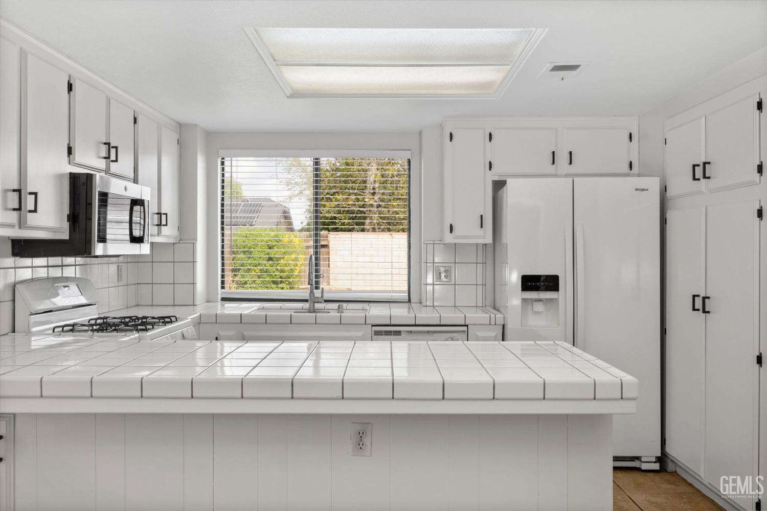 Undisclosed Address Bakersfield, CA 93311 - Photo 13 of 32