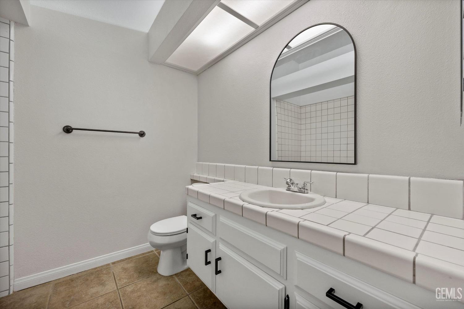 Undisclosed Address Bakersfield, CA 93311 - Photo 22 of 32