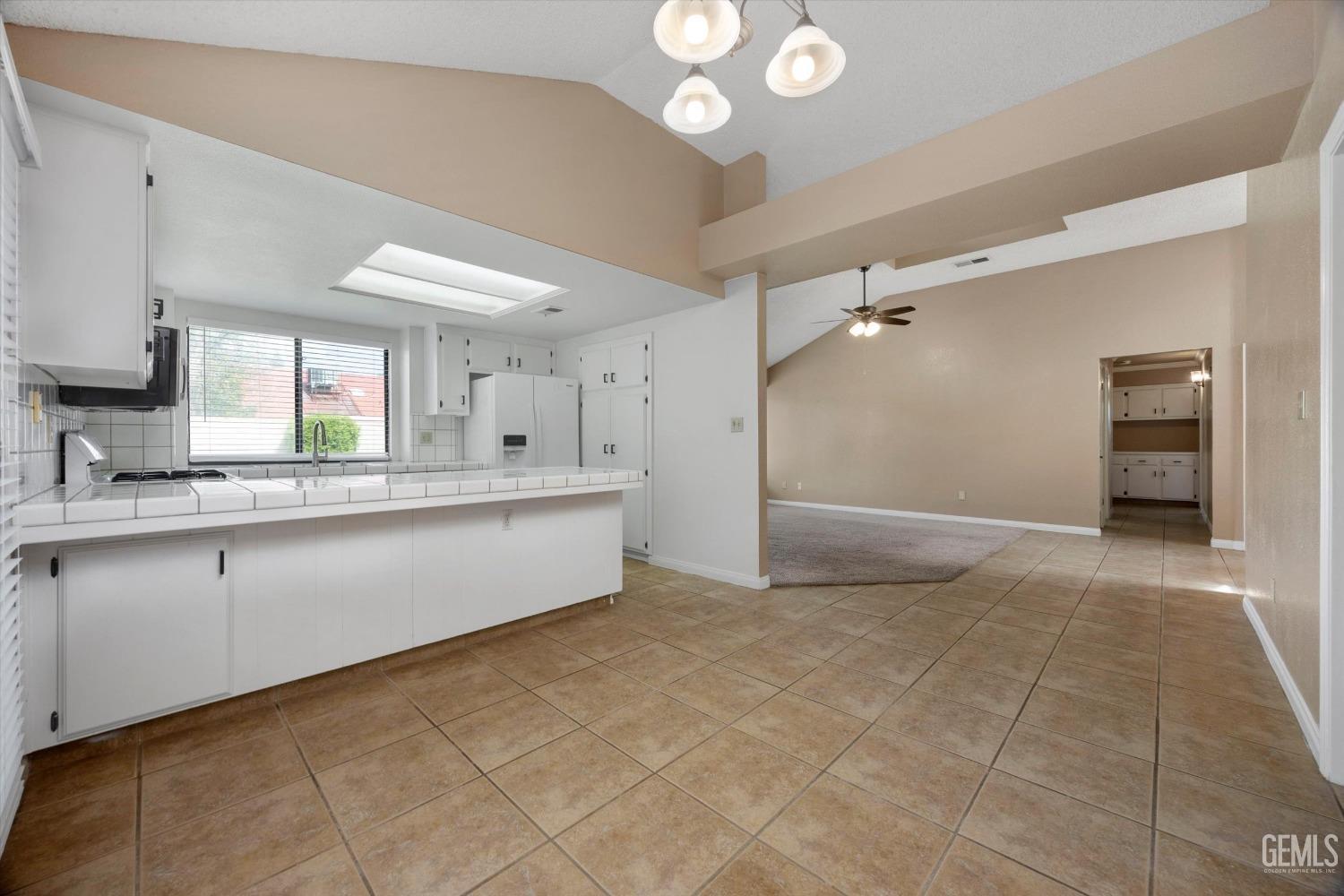 Undisclosed Address Bakersfield, CA 93311 - Photo 9 of 32