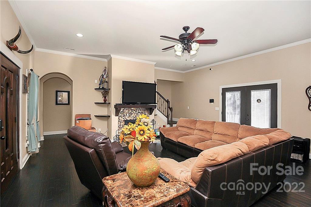 8500 Pence Road Charlotte, NC 28215 - Photo 5 of 31 Gallery Image 5