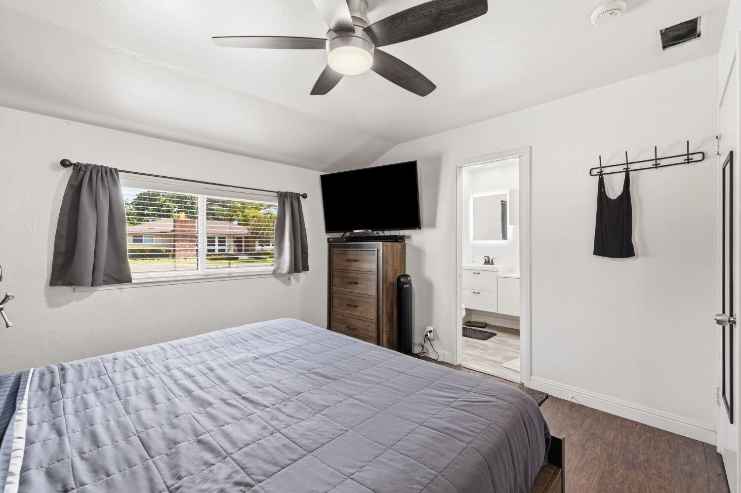 5222 Locust Avenue Carmichael, CA 95608 - Photo 15 of 26