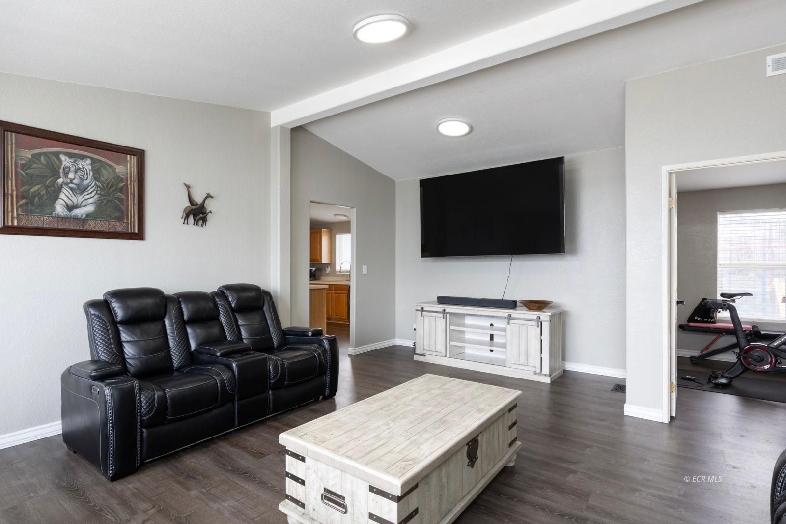 547 Cari Way Elko, NV 89801 - Photo 4 of 12