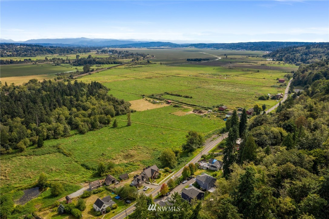 5910 Larimer Road, Unit A Everett, WA 98208 - Photo 3 of 24 a view of an ocean from a building
