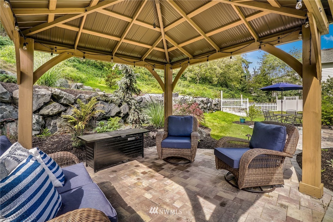 5910 Larimer Road, Unit A Everett, WA 98208 - Photo 21 of 24 a outdoor living space with furniture