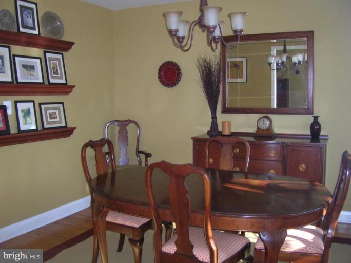 4 Dungarrie Road Catonsville, MD 21228 - Photo 5 of 10 Dining Room