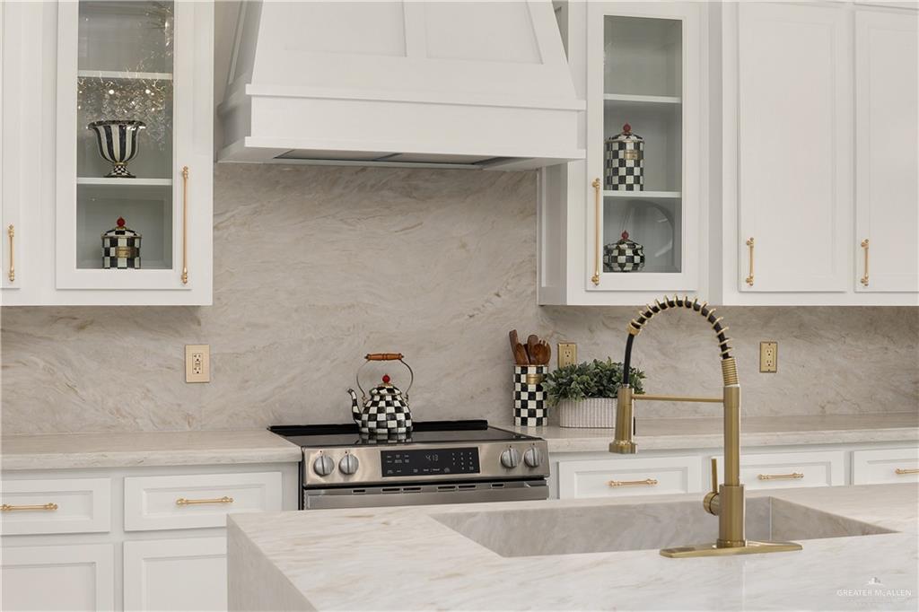 210 Paradise Street Rio Grande City, TX 78582 - Photo 10 of 27
