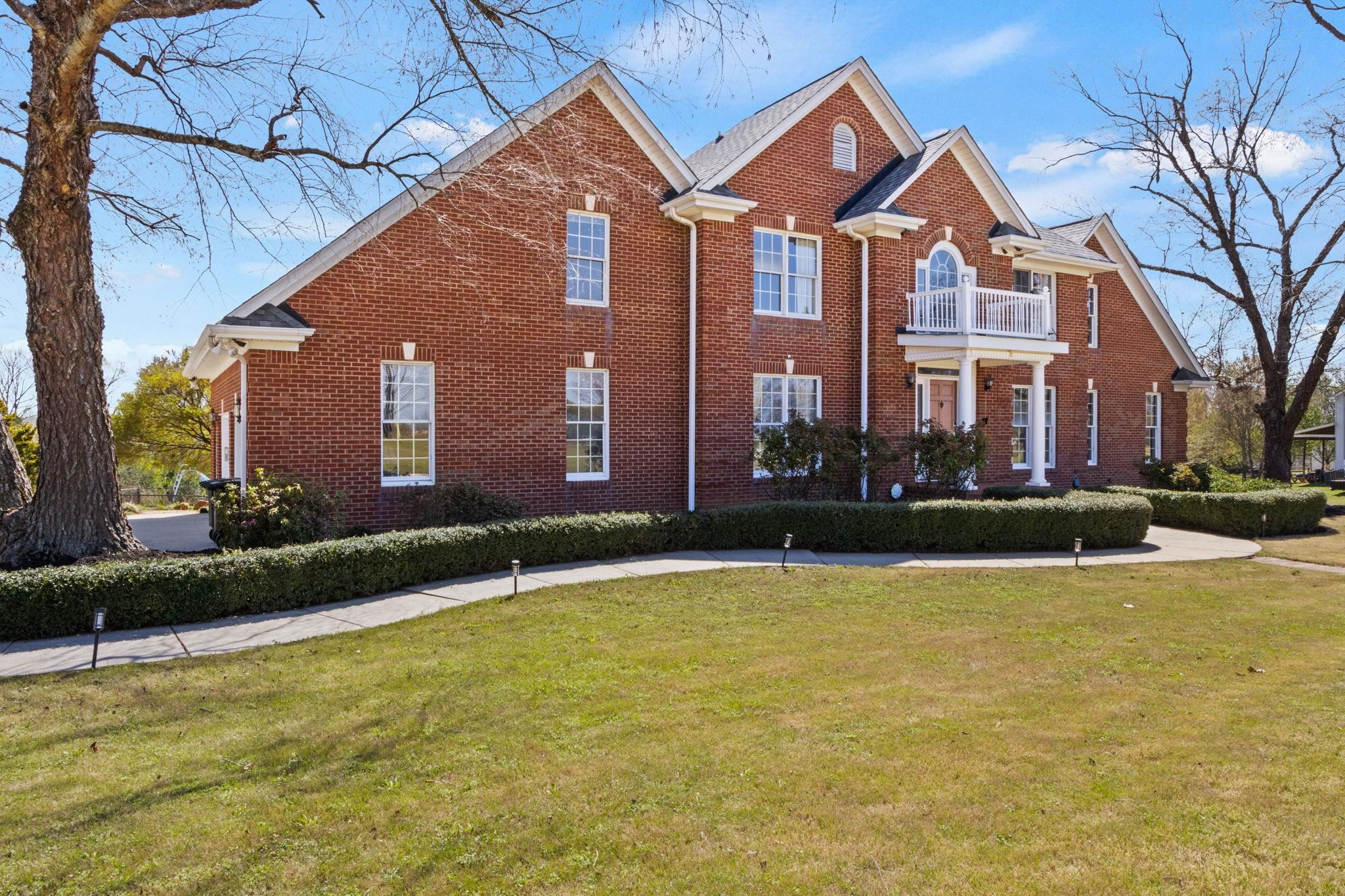 705 Jenkins Bridge Road Simpsonville, SC 29680 - Photo 3 of 50