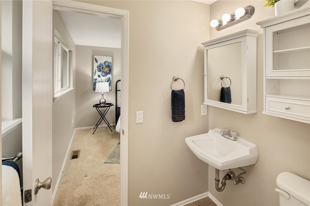 16015 Southeast 134th Street Renton, WA 98059 - Photo 10 of 18 Gallery Image 10