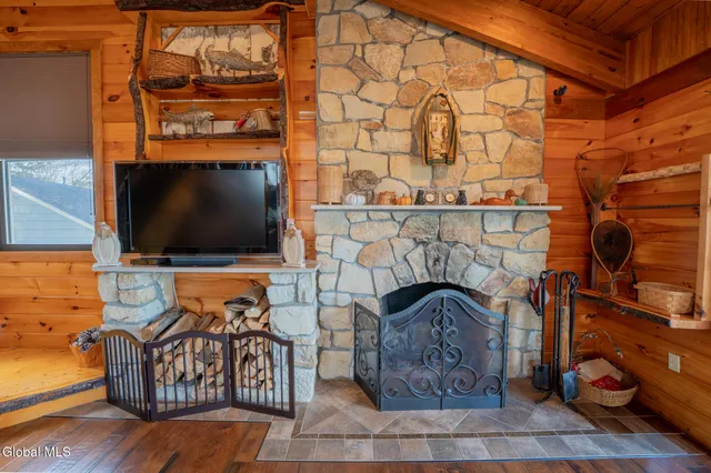 $1,295,000 | 164 Eden Lane, Mayfield, NY 12117