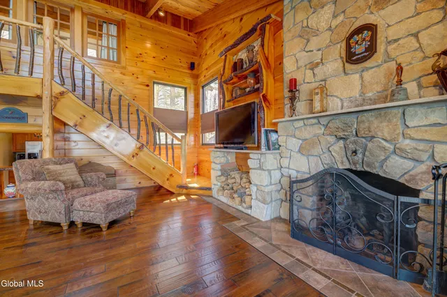 $1,295,000 | 164 Eden Lane, Mayfield, NY 12117