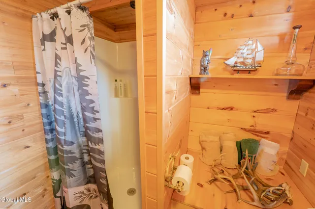 $1,295,000 | 164 Eden Lane, Mayfield, NY 12117