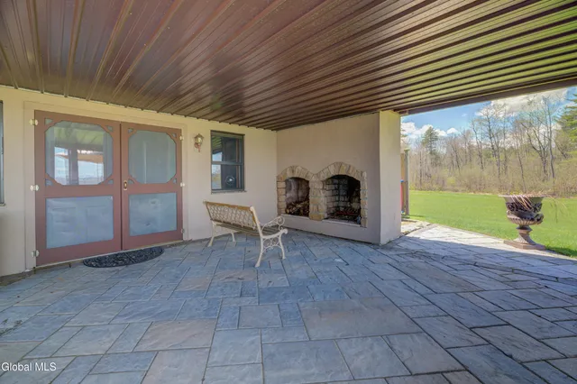 $1,295,000 | 164 Eden Lane, Mayfield, NY 12117