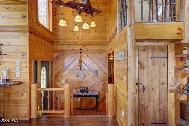 $1,295,000 | 164 Eden Lane, Mayfield, NY 12117