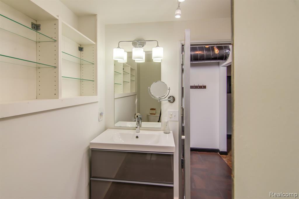 3393 Auburn Road, Unit 4 Auburn Hills, MI 48326 - Photo 17 of 23
