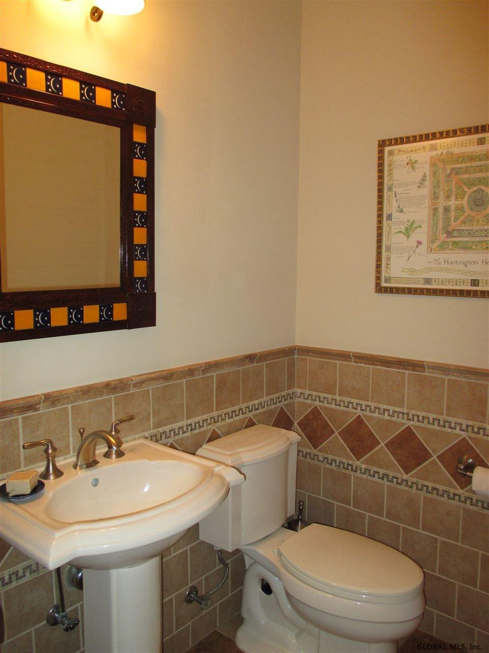 2 Addison Way Rexford, NY 12148 - Photo 8 of 28 Photo 8