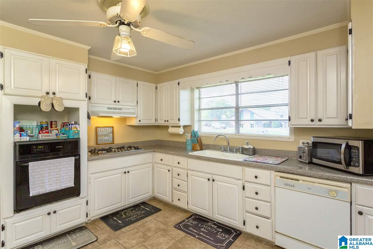 106 Dexter Avenue Bessemer, AL 35023 - Photo 16 of 34