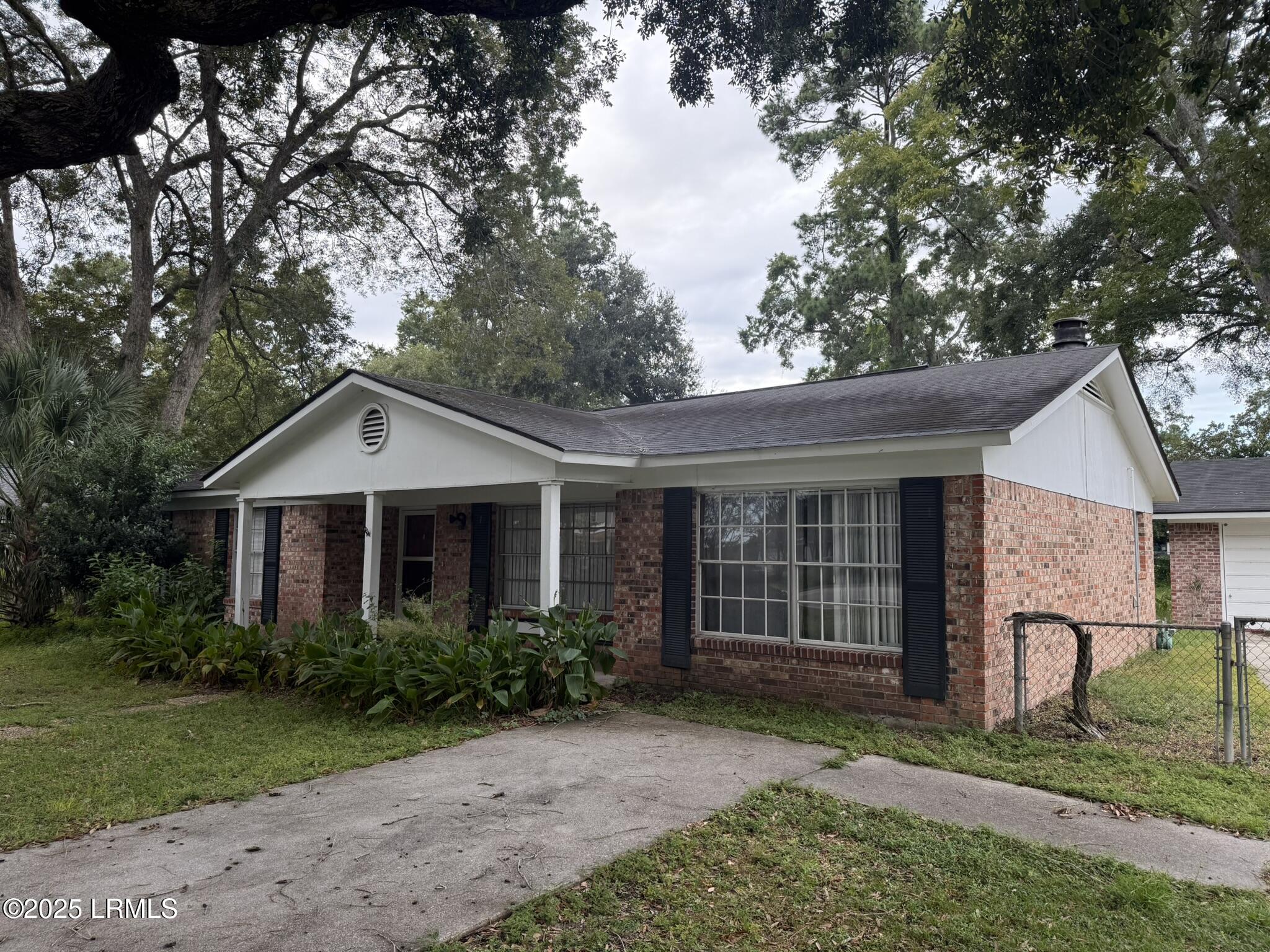 4027 Shell Point Road Beaufort, SC 29906 - Photo 4 of 28 IMG_4168