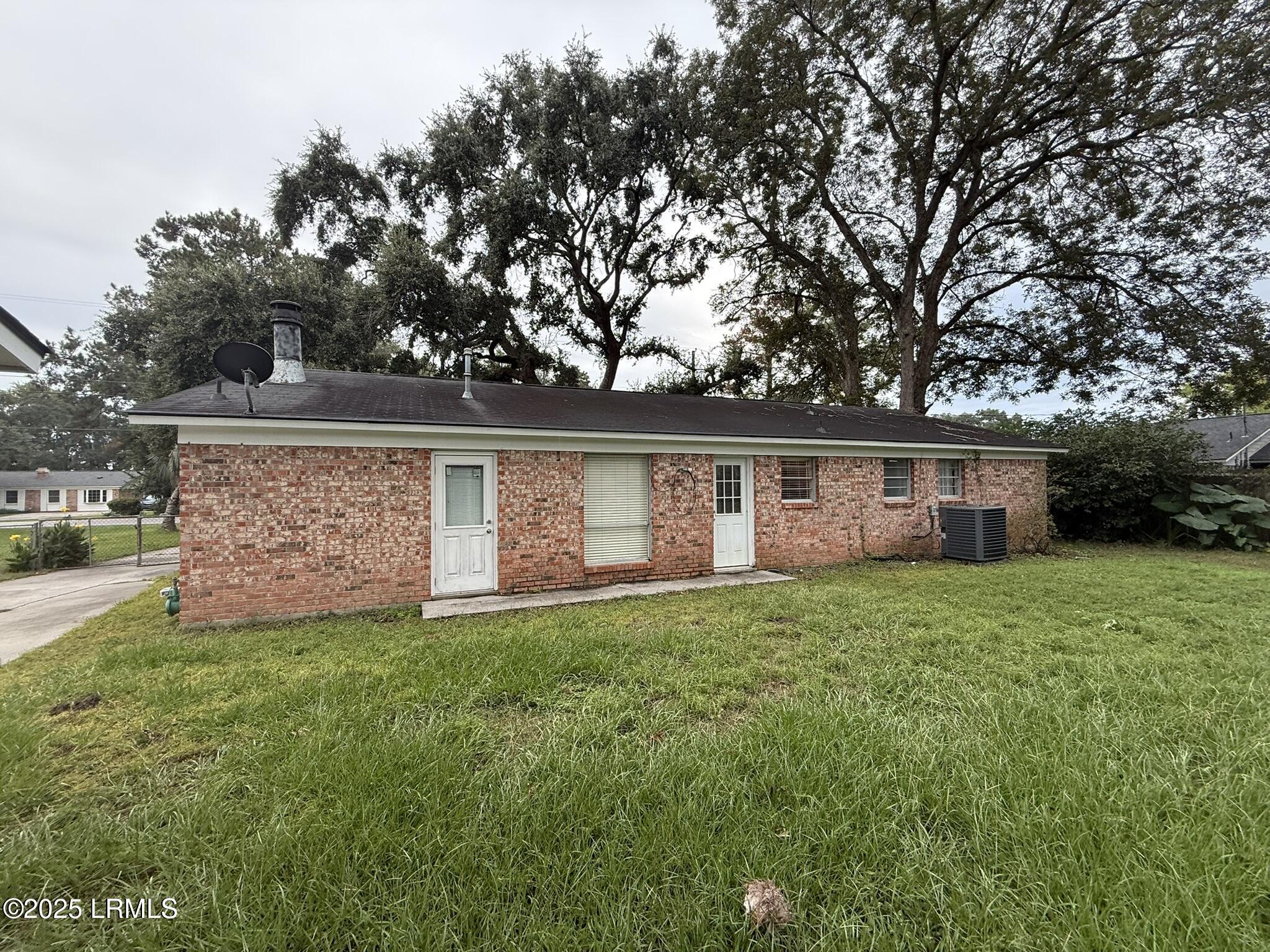 4027 Shell Point Road Beaufort, SC 29906 - Photo 10 of 28 IMG_4176