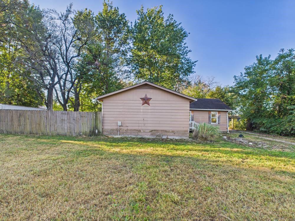 2280 Jayhawk Road Fort Scott, KS 66701 - Photo 2 of 41